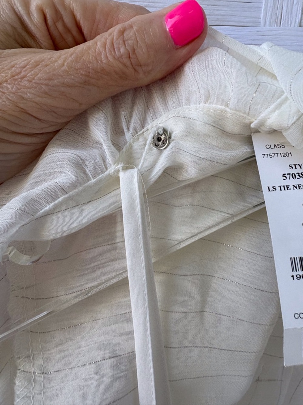 White House Black Market Size M Tie Neck Blouse career Office Church Party NWT - Picture 9 of 13